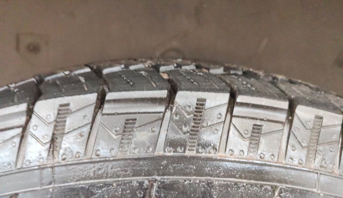 2023 Mahindra Thar LX P 2WD AT HT, Petrol, Automatic, 14,549 km, Left Rear Tyre Tread