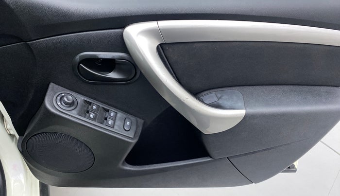 2019 Renault Duster RXS (O) CVT, Petrol, Automatic, 54,423 km, Driver Side Door Panels Control