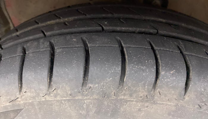 2017 Maruti Celerio VXI, Petrol, Manual, 84,543 km, Left Front Tyre Tread