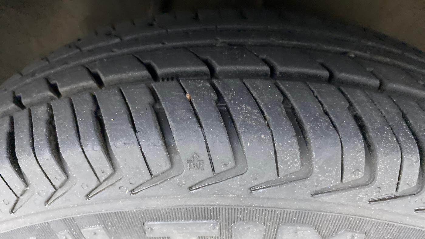 2012 Maruti Alto 800 LXI, Petrol, Manual, 43,345 km, Right Front Tyre Tread