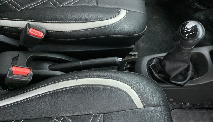 2015 Maruti Wagon R 1.0 VXI, Petrol, Manual, 22,011 km, Gear Lever