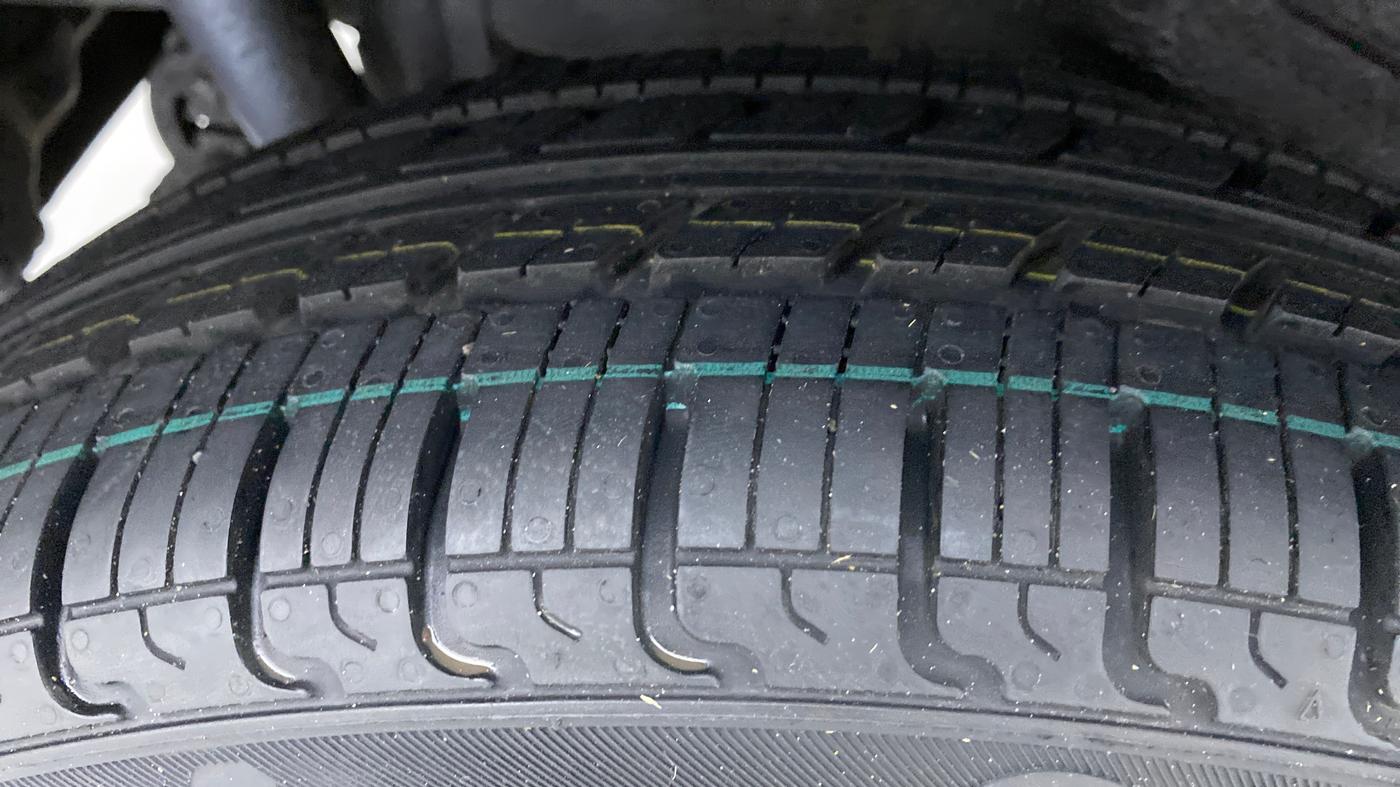 2015 Maruti Wagon R 1.0 VXI, Petrol, Manual, 22,011 km, Right Rear Tyre Tread