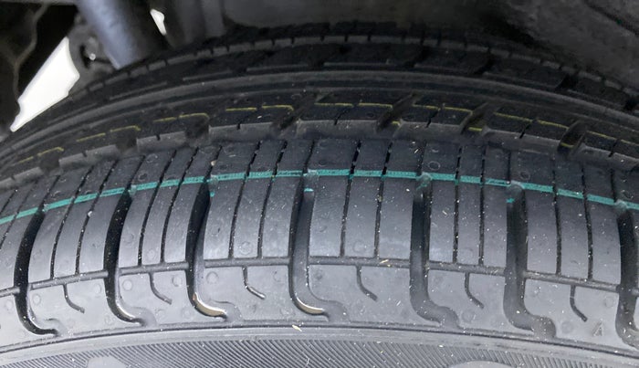 2015 Maruti Wagon R 1.0 VXI, Petrol, Manual, 22,011 km, Right Rear Tyre Tread