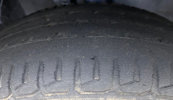2015 Maruti Wagon R 1.0 VXI, Petrol, Manual, 22,011 km, Right Front Tyre Tread
