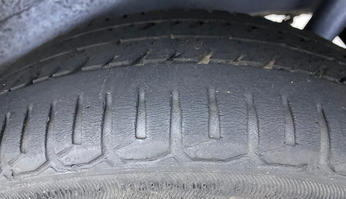 2015 Maruti Wagon R 1.0 VXI, Petrol, Manual, 22,011 km, Left Rear Tyre Tread