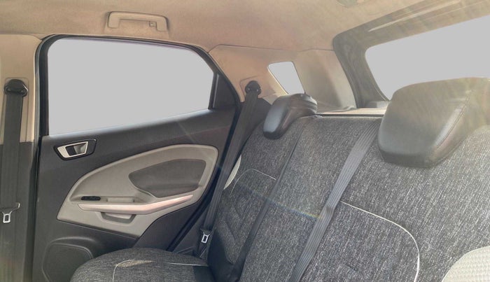 2014 Ford Ecosport 1.5 TREND TI VCT, Petrol, Manual, 36,177 km, Right Side Rear Door Cabin