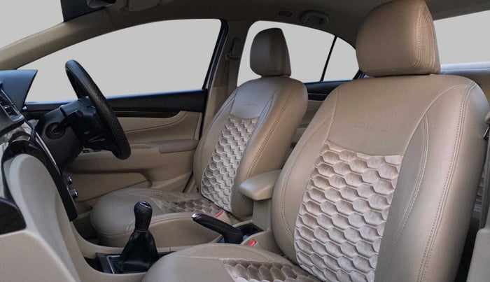2017 Maruti Ciaz ZXI+, Petrol, Manual, 36,038 km, Right Side Front Door Cabin