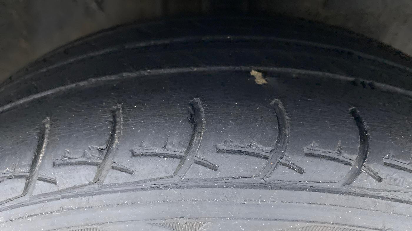 2015 Toyota Etios G, Petrol, Manual, 86,484 km, Right Front Tyre Tread