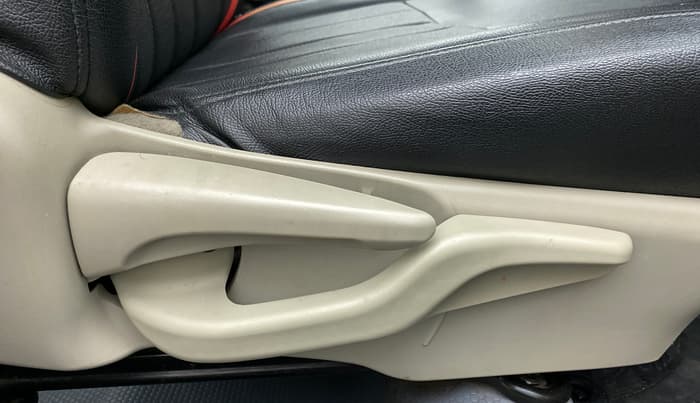2015 Toyota Etios G, Petrol, Manual, 86,484 km, Driver Side Adjustment Panel