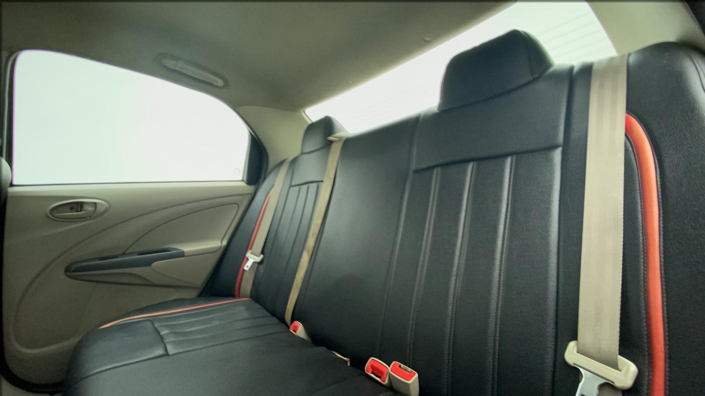 2015 Toyota Etios G, Petrol, Manual, 86,484 km, Right Side Rear Door Cabin