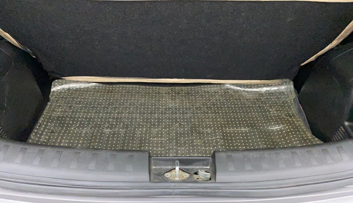 2014 Maruti Swift VXI D, Petrol, Manual, 48,495 km, Boot Inside