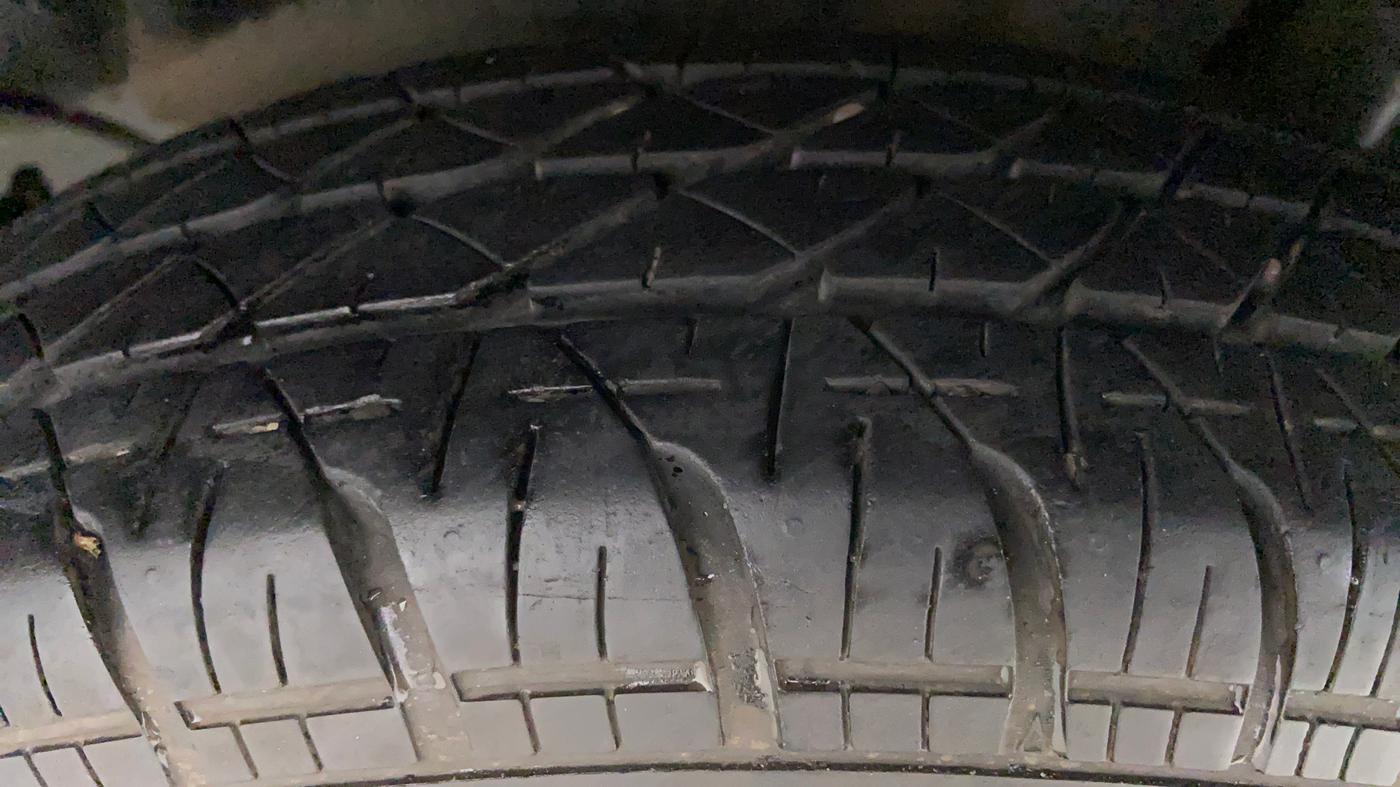 2014 Maruti Swift VXI D, Petrol, Manual, 48,495 km, Right Rear Tyre Tread