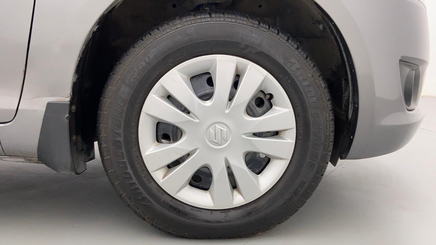 2014 Maruti Swift VXI D, Petrol, Manual, 48,495 km, Right Front Wheel