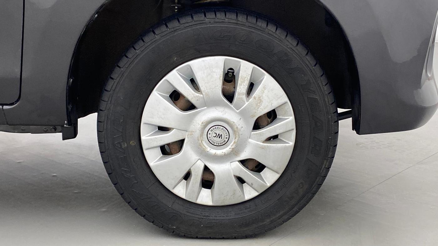 2018 Maruti Alto 800 LXI, Petrol, Manual, 57,440 km, Right Front Wheel