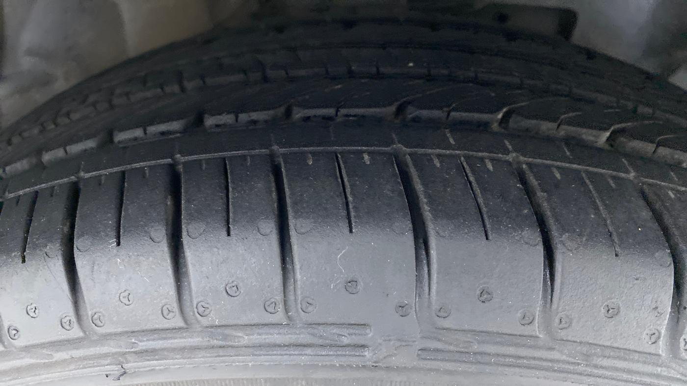 2017 Ford Ecosport 1.5 TITANIUM PLUS TI VCT AT, Petrol, Automatic, 85,982 km, Right Front Tyre Tread