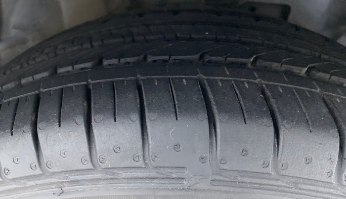 2017 Ford Ecosport 1.5 TITANIUM PLUS TI VCT AT, Petrol, Automatic, 85,982 km, Right Front Tyre Tread