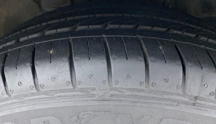 2017 Ford Ecosport 1.5 TITANIUM PLUS TI VCT AT, Petrol, Automatic, 85,982 km, Left Front Tyre Tread