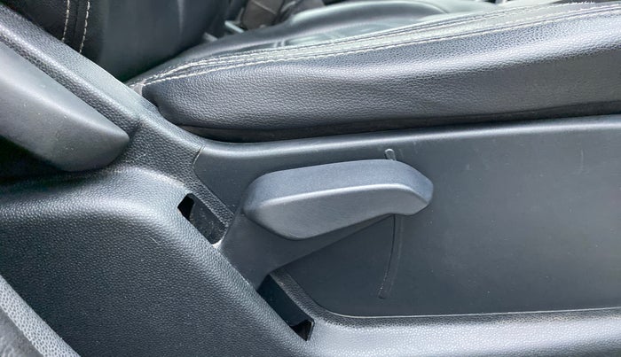 2017 Ford Ecosport 1.5 TITANIUM PLUS TI VCT AT, Petrol, Automatic, 85,982 km, Driver Side Adjustment Panel