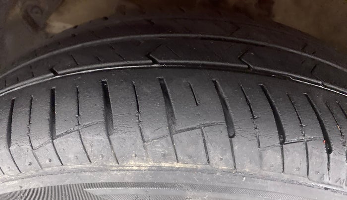 2019 Hyundai Grand i10 MAGNA 1.2 KAPPA VTVT, Petrol, Manual, 21,826 km, Left Front Tyre Tread