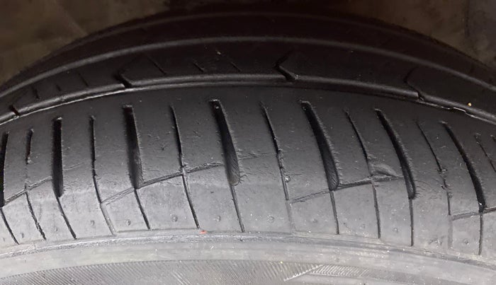 2019 Hyundai Grand i10 MAGNA 1.2 KAPPA VTVT, Petrol, Manual, 21,826 km, Right Front Tyre Tread
