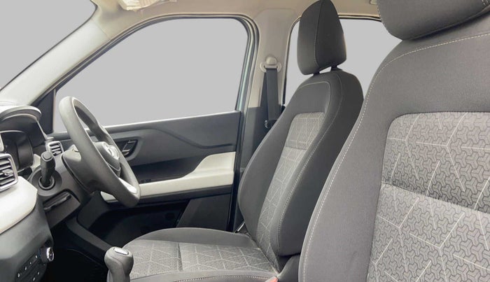 2022 Tata PUNCH ACCOMPLISHED MT, Petrol, Manual, 24,237 km, Right Side Front Door Cabin
