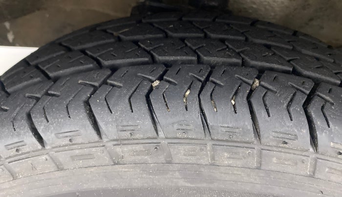 2018 Maruti Eeco 5 STR WITH AC PLUSHTR, Petrol, Manual, 53,190 km, Left Front Tyre Tread
