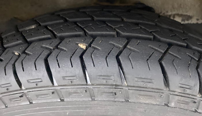 2018 Maruti Eeco 5 STR WITH AC PLUSHTR, Petrol, Manual, 53,190 km, Right Front Tyre Tread