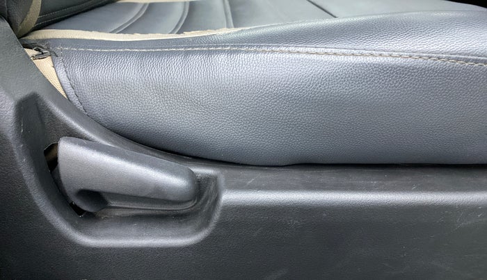 2018 Maruti Wagon R 1.0 VXI PLUS, Petrol, Manual, 32,105 km, Driver Side Adjustment Panel