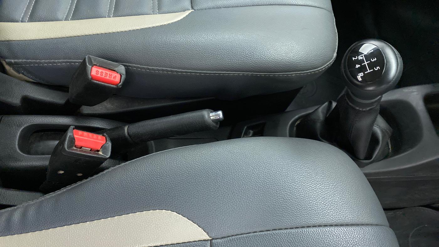 2018 Maruti Wagon R 1.0 VXI PLUS, Petrol, Manual, 32,105 km, Gear Lever