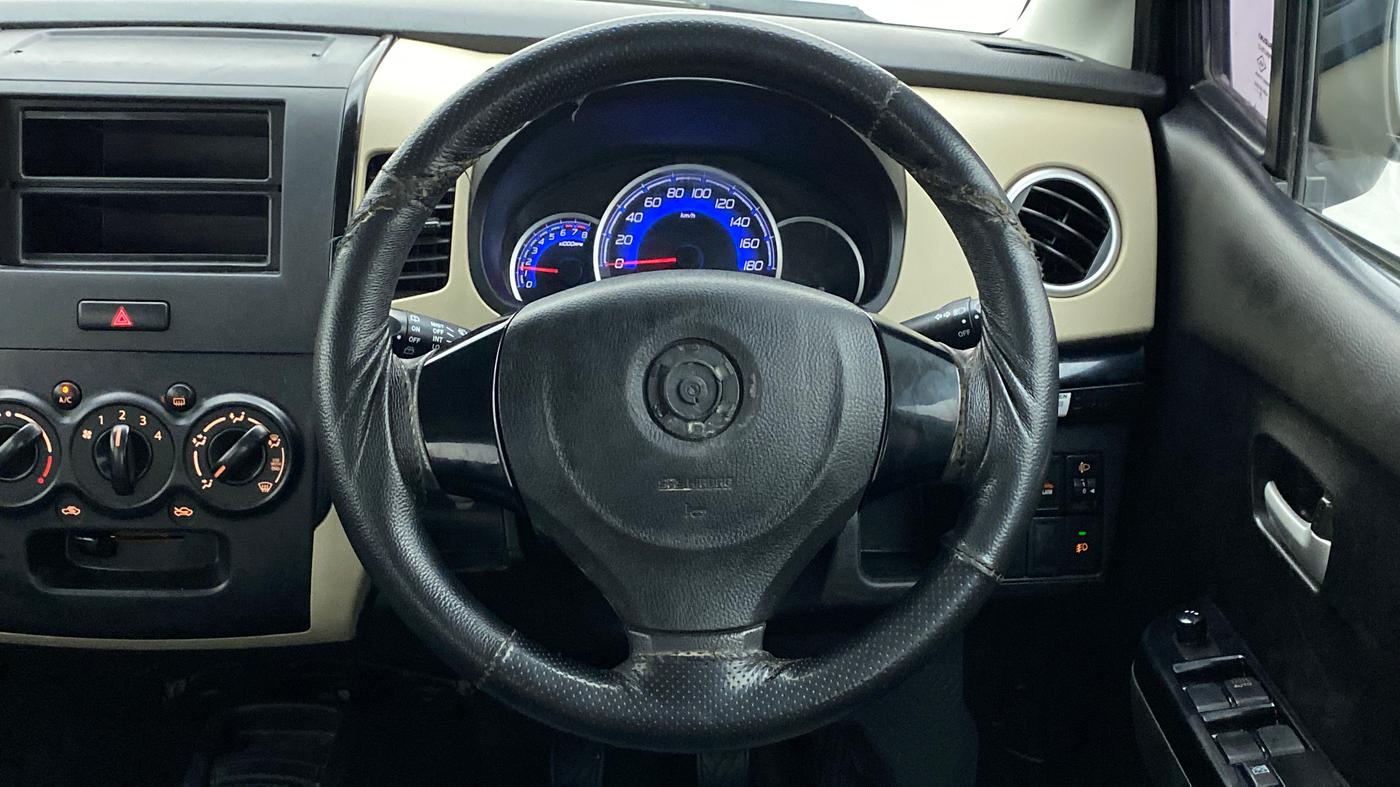 2018 Maruti Wagon R 1.0 VXI PLUS, Petrol, Manual, 32,105 km, Steering Wheel Close Up
