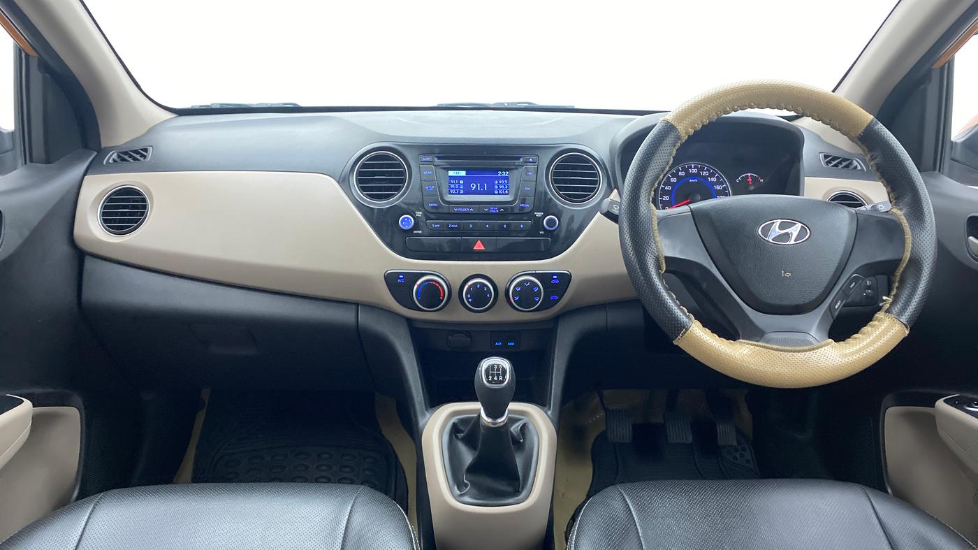 2013 Hyundai Grand i10 SPORTZ 1.2 KAPPA VTVT, Petrol, Manual, 76,761 km, Dashboard