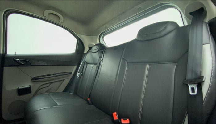 2018 Tata Tiago XE 1.2 REVOTRON, Petrol, Manual, 75,379 km, Right Side Rear Door Cabin