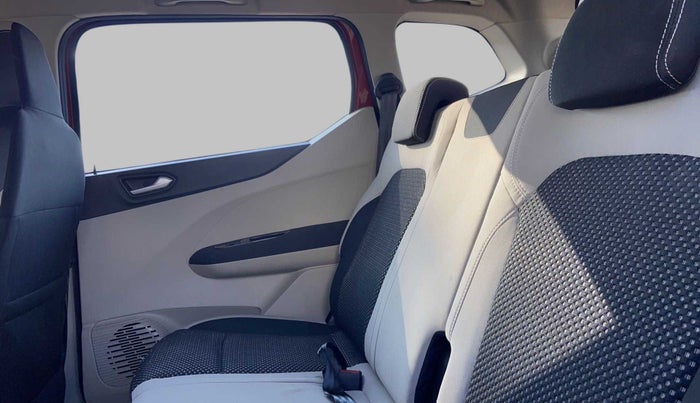 2020 Renault TRIBER RXZ AT, Petrol, Automatic, 21,009 km, Right Side Rear Door Cabin