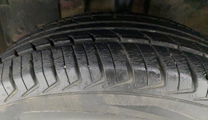 2017 Renault Kwid RXT 1.0, Petrol, Manual, 30,178 km, Left Front Tyre Tread