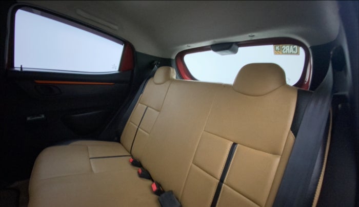 2017 Renault Kwid RXT 1.0, Petrol, Manual, 30,178 km, Right Side Rear Door Cabin