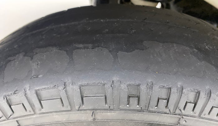 2020 Maruti Eeco 5 STR WITH A/C+HTR, Petrol, Manual, 44,431 km, Right Rear Tyre Tread
