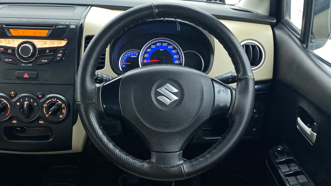 2017 Maruti Wagon R 1.0 VXI, Petrol, Manual, 27,591 km, Steering Wheel Close Up