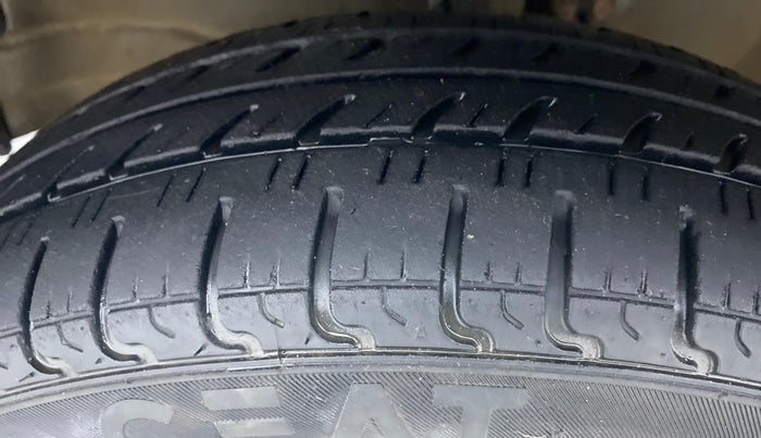 2017 Maruti Wagon R 1.0 VXI, Petrol, Manual, 27,591 km, Left Front Tyre Tread