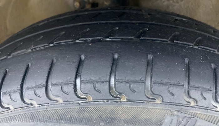 2017 Maruti Wagon R 1.0 VXI, Petrol, Manual, 27,591 km, Right Front Tyre Tread
