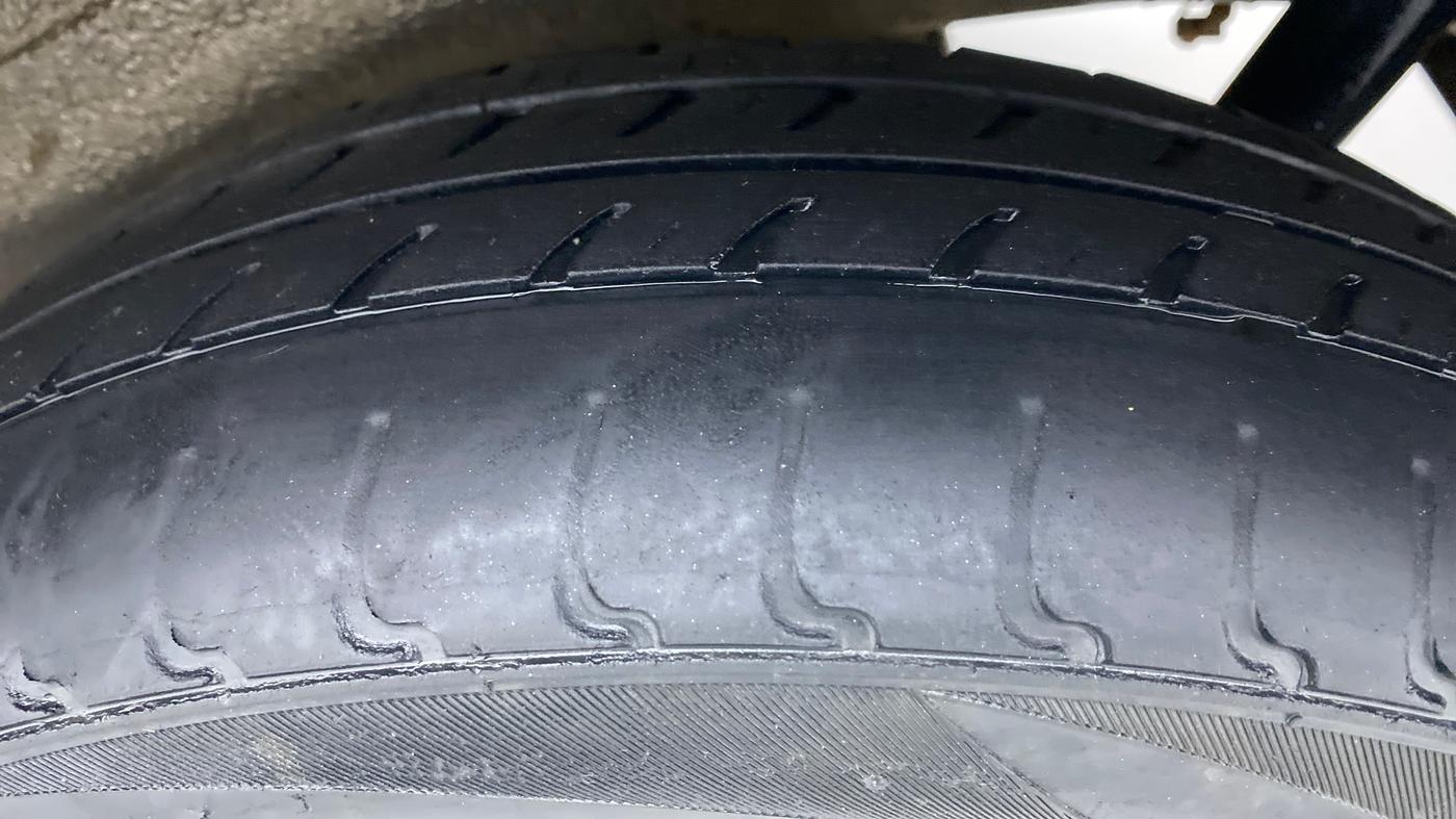 2017 Maruti Wagon R 1.0 VXI, Petrol, Manual, 27,591 km, Left Rear Tyre Tread
