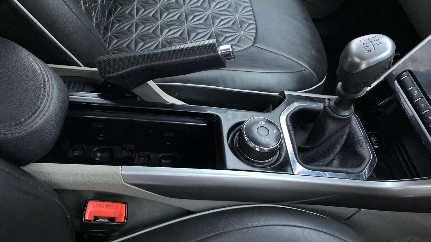 2017 Tata NEXON XZ+ 1.2, Petrol, Manual, 67,868 km, Gear Lever