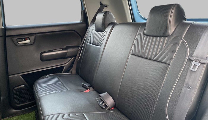 2019 Maruti New Wagon-R VXI 1.2L, Petrol, Manual, 17,645 km, Right Side Rear Door Cabin