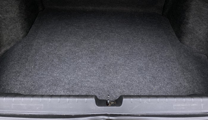 2015 Honda City VX MT PETROL, Petrol, Manual, 85,756 km, Boot Inside