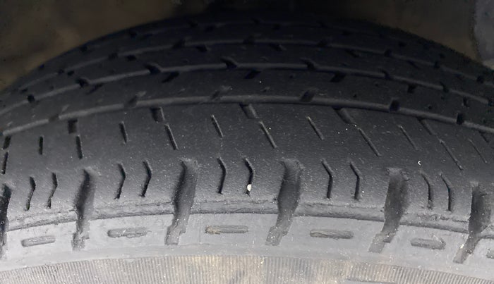 2014 Hyundai Xcent S 1.2 OPT, Petrol, Manual, 98,012 km, Right Front Tyre Tread