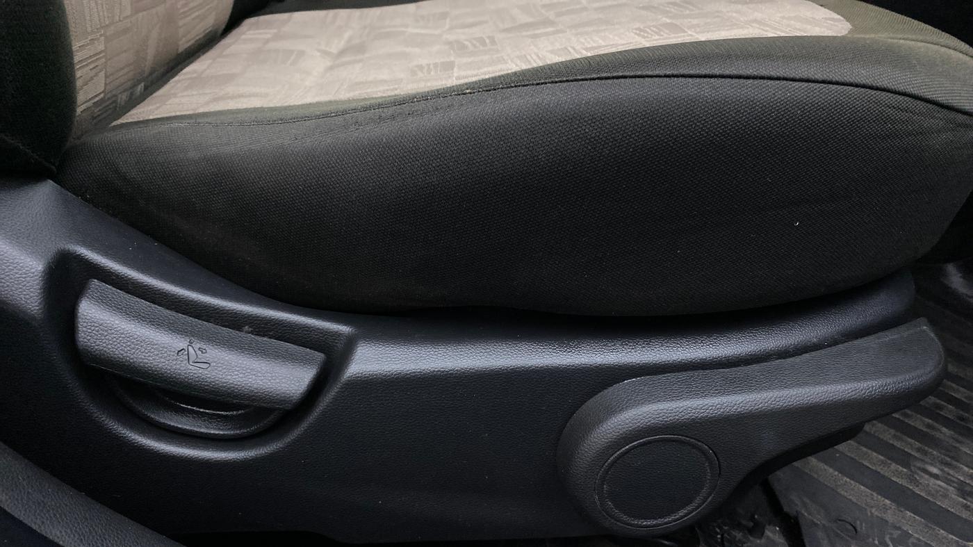 2014 Hyundai Xcent S 1.2 OPT, Petrol, Manual, 98,012 km, Driver Side Adjustment Panel