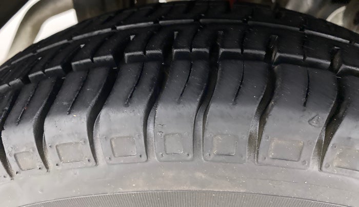 2018 Maruti Alto 800 LXI, Petrol, Manual, 8,423 km, Right Rear Tyre Tread