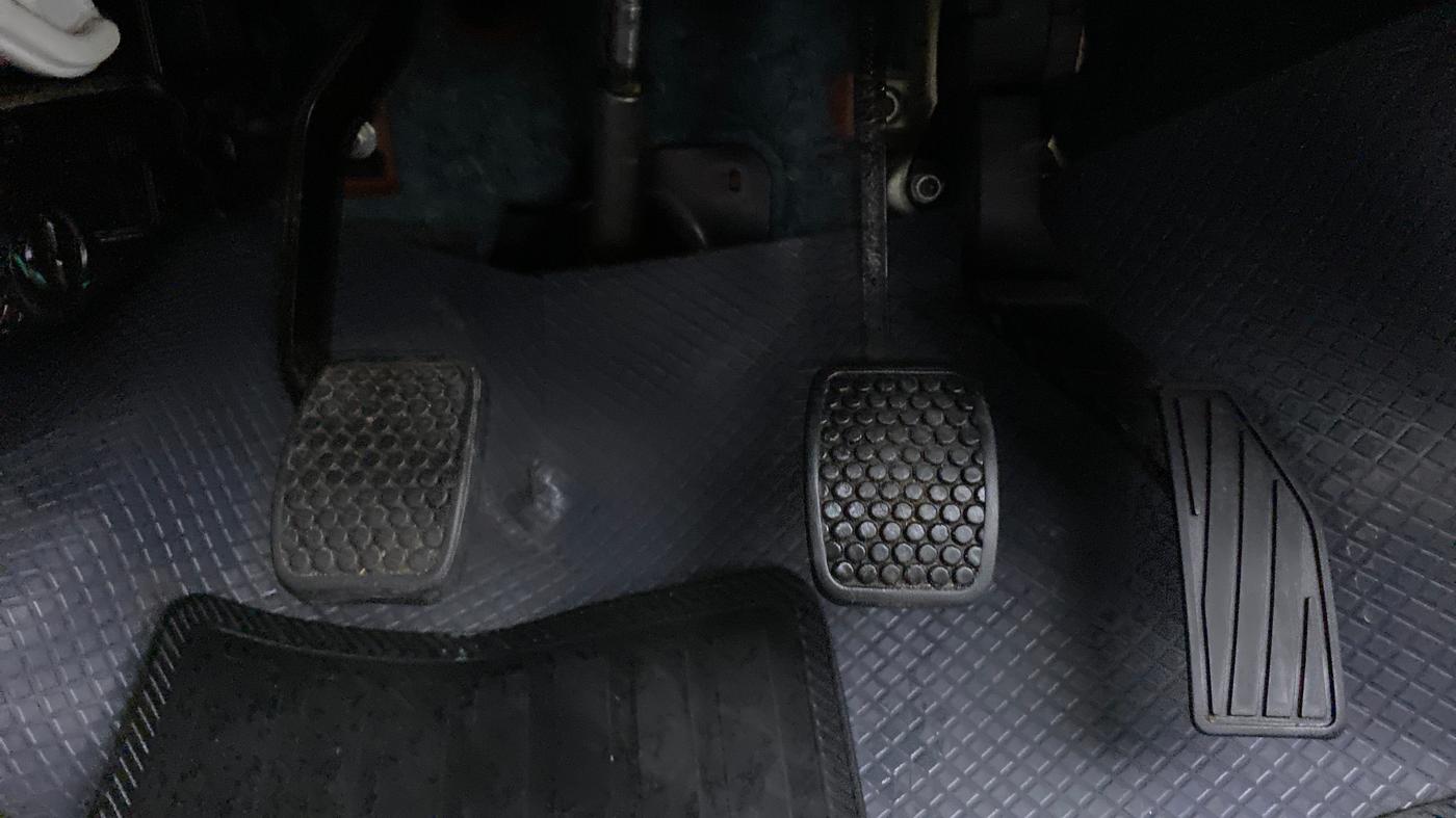 2018 Maruti Alto 800 LXI, Petrol, Manual, 8,423 km, Pedals
