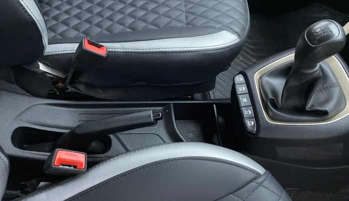 2021 Hyundai NEW SANTRO SPORTZ MT, Petrol, Manual, 9,569 km, Gear Lever