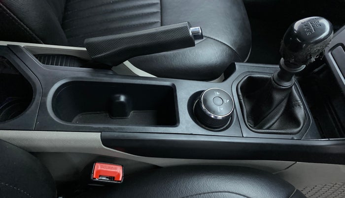 2018 Tata NEXON XE, Petrol, Manual, 31,014 km, Gear Lever