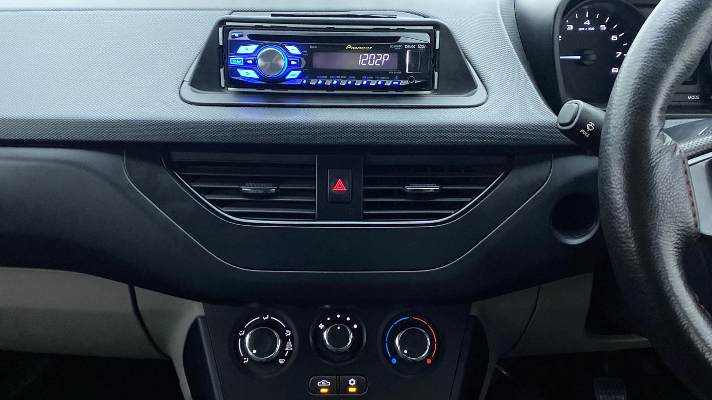 2018 Tata NEXON XE, Petrol, Manual, 31,014 km, Air Conditioner